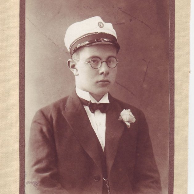 Stúdentsmynd af Bjarna Benediktssyni 1926 (Ljósmynd  Jón J Dahlmann © Einkasafn Ólafar Benediktsdóttur)