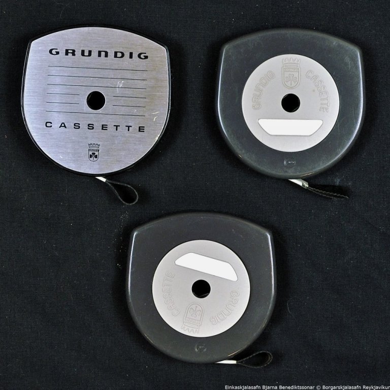 Umslag: Grundig kasettur, 3 stk. ómerktar.
