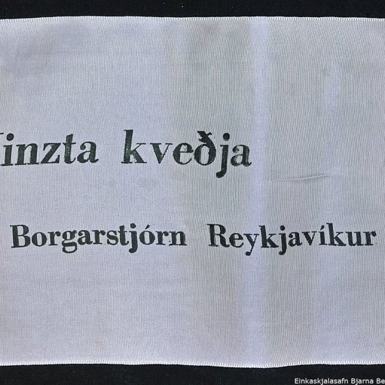 Borði 19: Dr. Bjarni Benediktsson, Frú Sigríður Björnsdóttir, og, Benedikt Vilmundarson. Hinzta kveðja, Borgarstjórn Reykjavíkur.