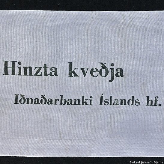 Borði 38: Dr. Bjarni Benediktsson, forsætisráðherra, Fæddur 30. apríl 1908 - Dáinn 10. júlí 1970, Frú Sigríður Björnsdóttir, Fædd 1 nóvember 1919 - Dáin 10. júlí 1970, Benedikt Vilmundarson, Fæddur 14. apríl 1966 - Dáinn 10. júlí 1970. Hinzta kveðja, Iðnaðarbanki Íslands hf.