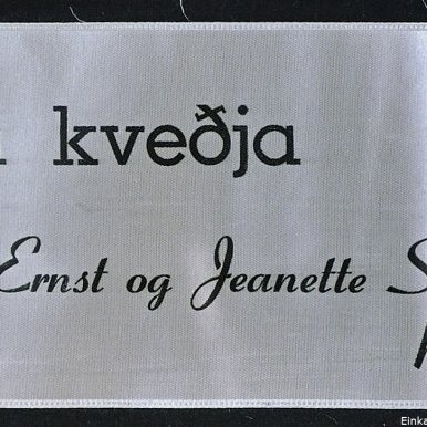 Borði 43: Forsætisráðherrahjónin, Dr. Bjarni Benediktsson, Frú Sigríður Björnsdóttir, og Benedikt Vilmundarson. Hinzta kveðja, Ernst og Jeanette Schmidt, Rotterdam.