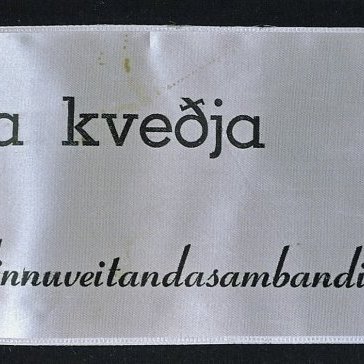 Borði 46: Forsætisráðherrahjónin, Dr. Bjarni Benediktsson, Frú Sigríður Björnsdóttir, og Benedikt Vilmundarson. Hinzta kveðja, frá Vinnuveitandasambandi Íslands.