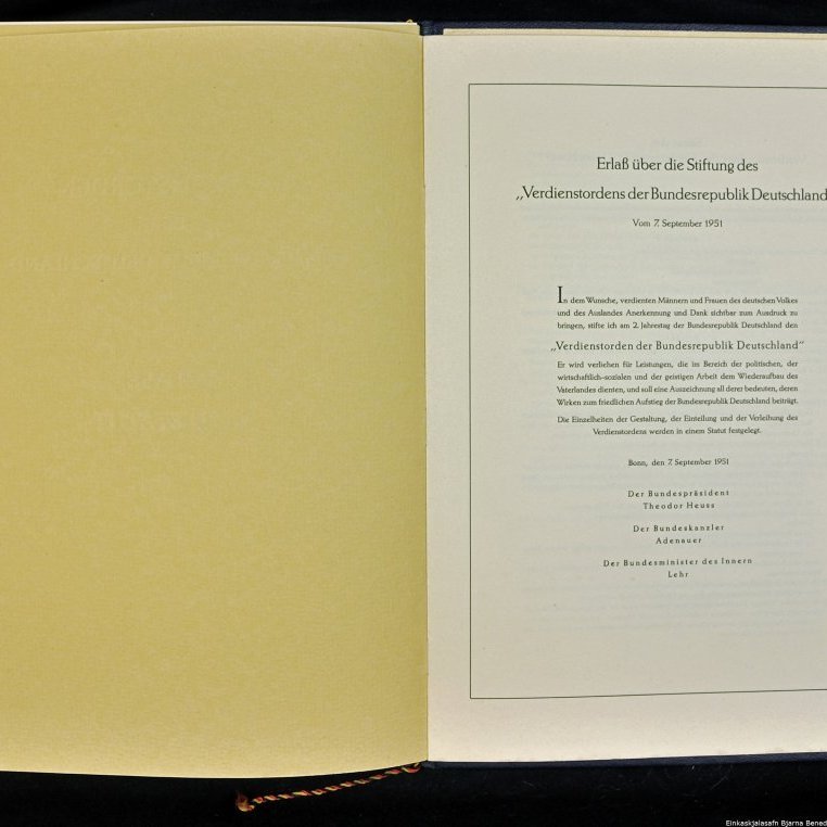 Mappa, fjórða opna.