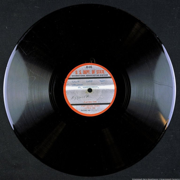 Hljómplatan úr umslagi, hlið 1.