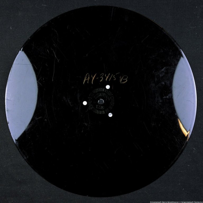 Hljómplatan úr umslagi, hlið 1.