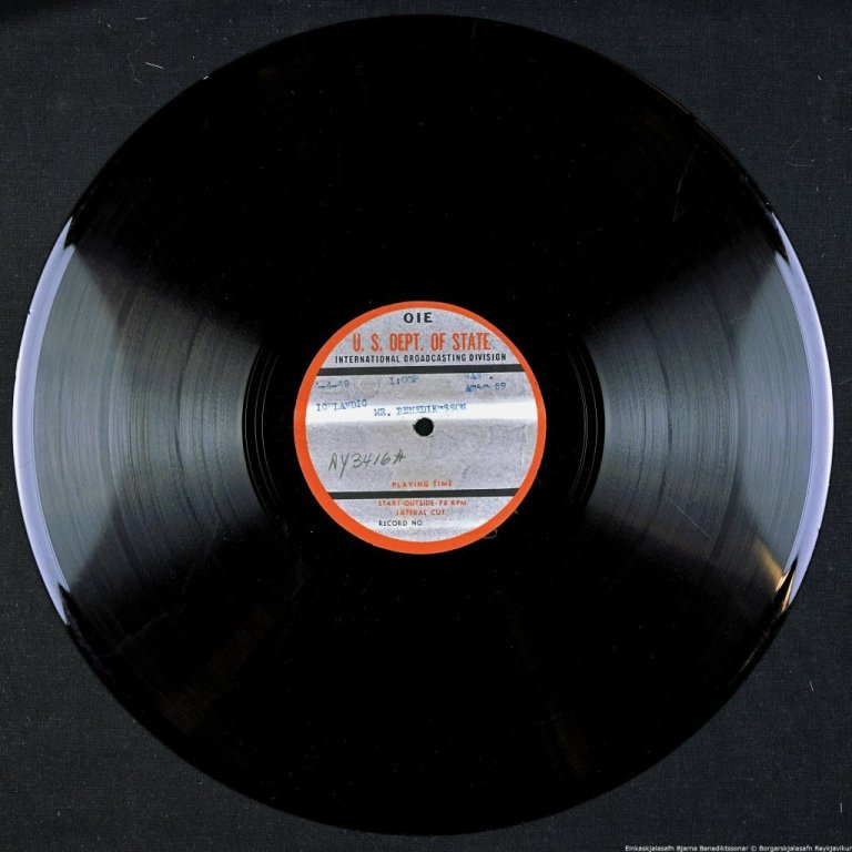 Hljómplata úr umslagi AY3416A, hlið 1.