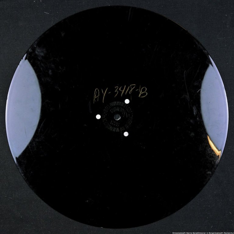 Hljómplata úr umslagi, hlið 2.