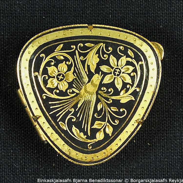 Hjartalöguð askja.