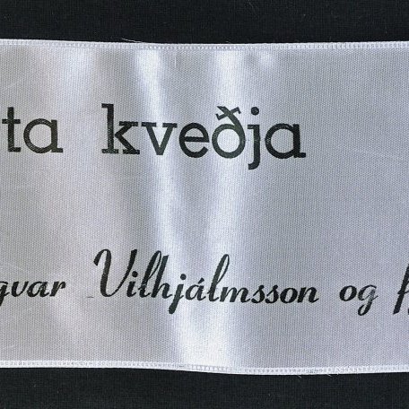 Borði 1: Forsetisráðherrahjónin Dr. Bjarni Benediktsson, Frú Sigríður Björnsdóttir og Benedikt Vilmundarson. Hinzta kveðja, Ingvar Vilhjálmsson og fjölskylda.
