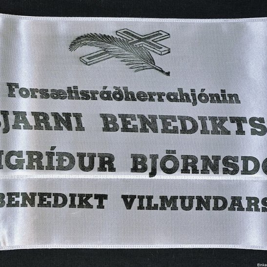 Borði 10: Forsætisráðherrahjónin, Dr. Bjarni Benediktsson, Frú Sigríður Björnsdóttir, og Benedikts Vilmundarson. Hinzta kveðja, frá Forseta Ítalíu.