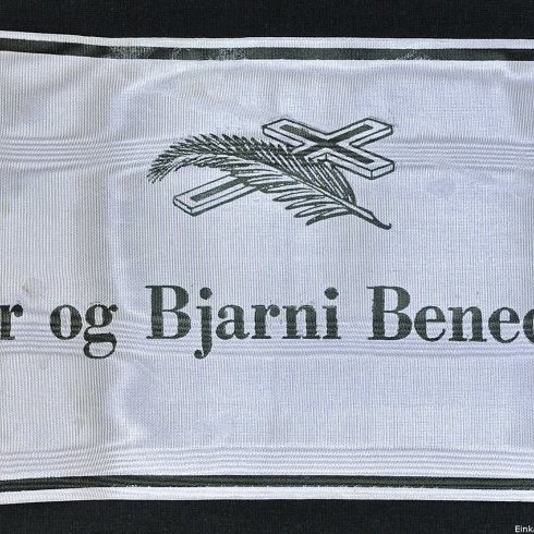 Borði 13: Sigríður og Bjarni Benediktsson. Med hilsen og takk, Signe, Ella og Jörgen Juuel.