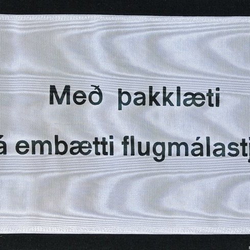 Borði 25: Forsætisráðherra, Dr. Bjarni Benediktsson, og, frú Sigríður Björnsdóttir. Með þakklæti, frá embætti flugmálastjóra.