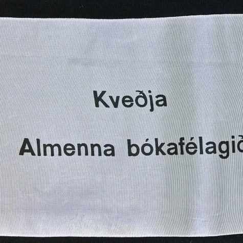 Borði 33: Frú Sigríður Björnsdóttir, Dr. Bjarni Benediktsson, Benedikt Vilmundarson. kveðja, Almenna bókafélagið.