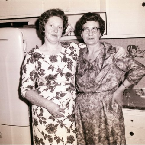 Steinunn Thorlacius til vinstri og Agnes Kragh. Borgarskjalasafn Reykjavíkur. 
