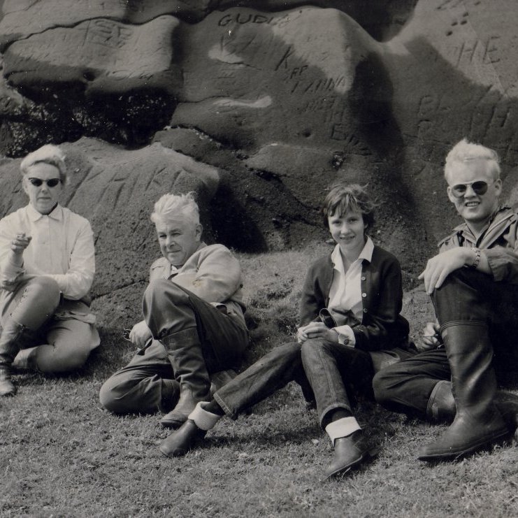 Talið frá vinstri- Sigríður, Bjarni, Valgerður og Markús Örn Antonsson (Ljósmyndari óþekktur © Einkaskjalasafn Bjarna Benediktssonar)