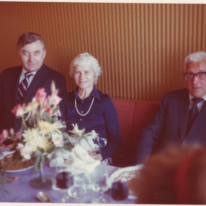 Um 1975. Þorsteinn Gíslason, Ingibjörg Thors Gíslason og Thor Ó. Thors.