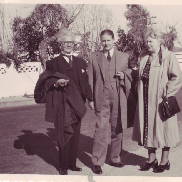 Ólafur og Ingibjörg Thors með Pétri Benediktssyni tengdasyni sínum á Spáni 1951.