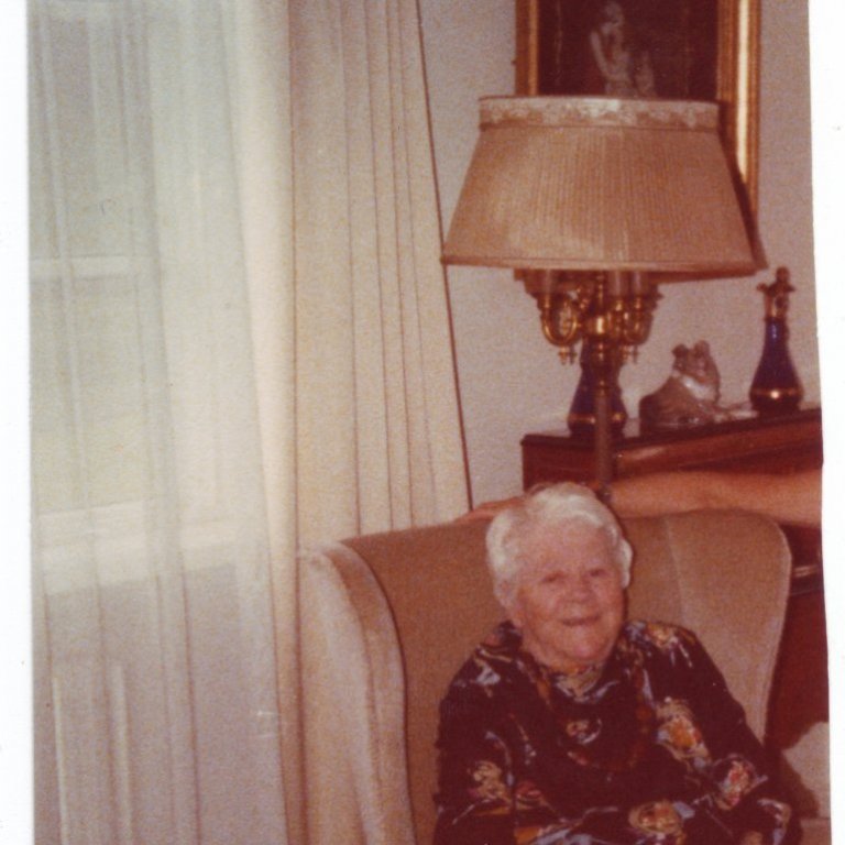 Ingibjörg Thors níræð.