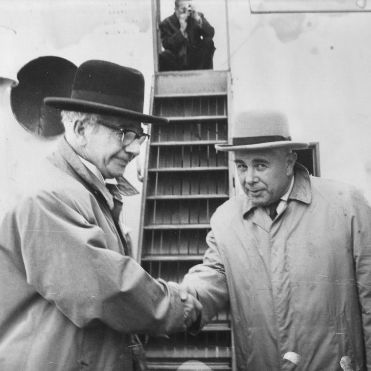 Ólafur Thors og Bjarni heilsast