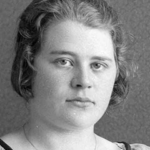 Stjórnmálastarfið hafði sín áhrif á heimilislífið. Ingibjörg segir að í upphafi hafi heimilið verið rólegt. „En eftir að hann fór að hafa afskipti af stjórnmálum gerbreyttust heimilishagir. Ólafur var svo áhugasamur og gekkst svo upp í störfum sínum að ekkert annað komst að. Og smám saman breyttist heimilið í eins konar stjórnmálamiðstöð í landinu.“  Ingibjörg lagaði heimilið að þörfum Ólafs og stóð stillileg við bakið á honum alla tíð.