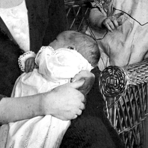 Fjórða barn þeirra hjóna, drengur, fæddist 19.janúar 1892. Hann var vatni ausinn og gefið nafnið Ólafur Tryggvason í höfuðið á hinum forna Noregskonungi. Hafði konungur birst ljósmóðurinni í draumi og vitjað nafns.