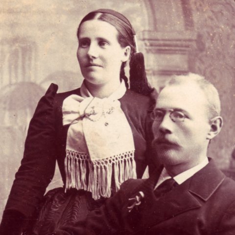 Á Akranesi rak Thor umfangsmikla verslun og útgerð á árunum 1894 til 1899. En verslunarumsvif hans teygðu sig víðar, því hann var líka með „spekúlantaverslun“ um sunnan- og vestanvert landið. Þetta var nokkurs konar farandverslun.