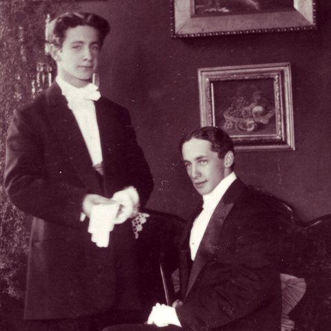 Þeir Ólafur og Kjartan bróðir hans urðu stúdentar 1912 og sigldu til Kaupmannahafnar um haustið í framhaldsnám. Það var þennan námsvetur í Kaupmannahöfn, sem þeir bræður ákváðu að taka sér ættarnafnið Thors.