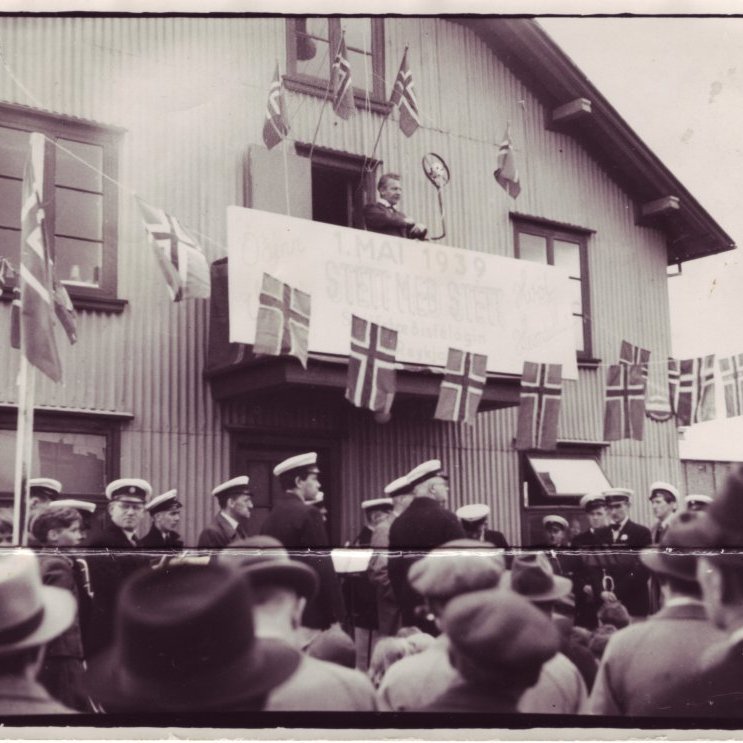 Ólafur Thors heldur ávarp 1. maí 1939.