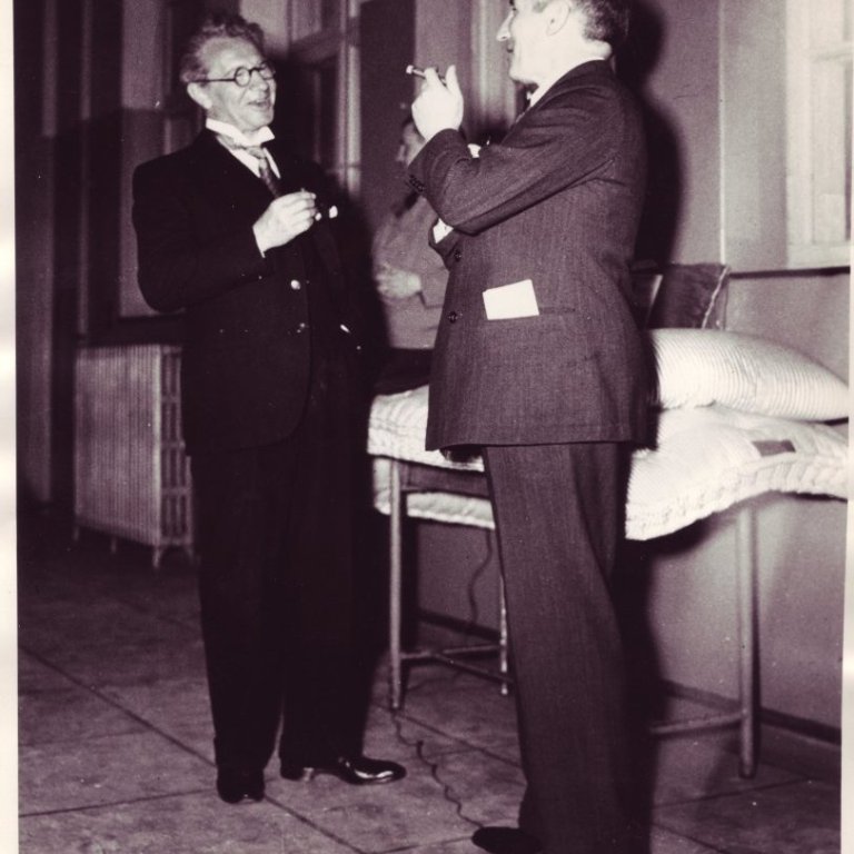 Ólafur Thors og Joseph Lunsch framkvæmdastjóri NATO.