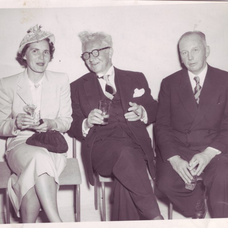 Ólafur Thors með erlendum gestum.