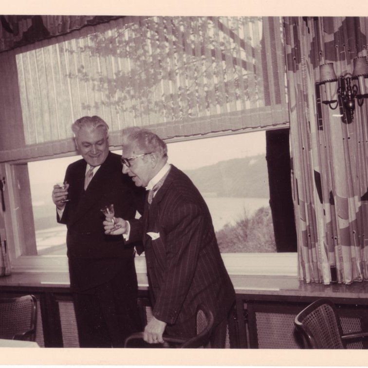 Í opinberri heimsókn til Þýskalands 1958. Ólafur Thors og Kristinn Guðmundsson sendiherra Íslands í Þýskalandi.