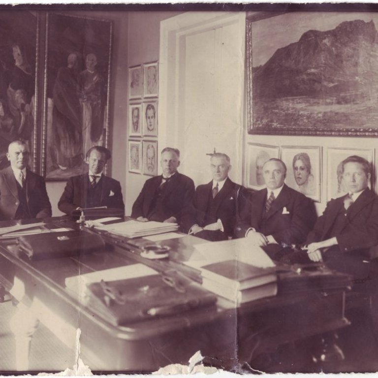 Ólafur Thors ásamt nefndarmönnum í íslensk-norsku Kjötsölunefndinni.