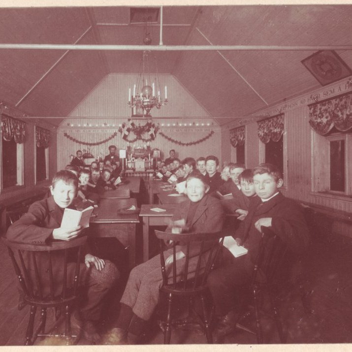 KFUM drengirnir með kverin sín, Ólafur Thors er í hópnum. Ljósm.safn sr. Friðriks Friðrikssonar.