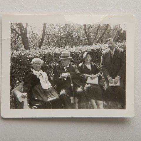 Um 1944 Margrét Þorbjörg og Thor Jensen, Kristín Jónsdóttir og Guðmundur Vilhjálmsson.