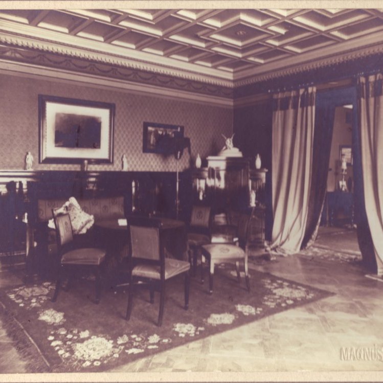 Um 1915. Dagstofan á Fríkirkjuvegi 11. Ljósmyndasafn Reykjavíkur.