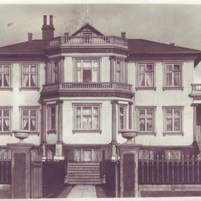 Um 1915 Fríkirkjuvegur 11.