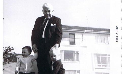 Hann á afmæli í dag!