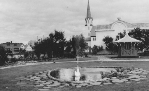 Hallargarðurinn á horni Skothúsvegs og Fríkirkjuvegs